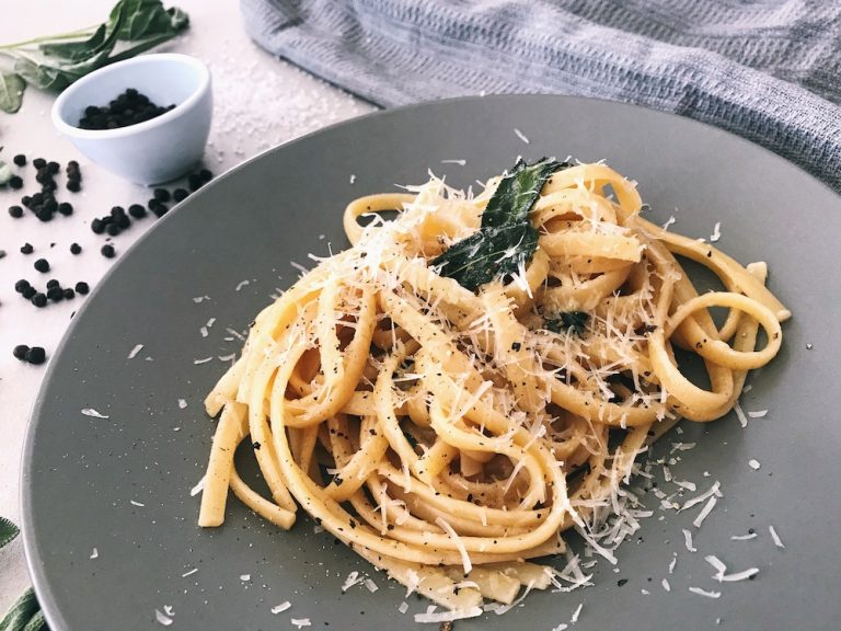 Fettuccine con Salvia y Beurre Noisette